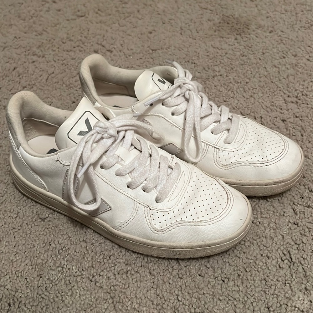 Veja V-10 Sneakers